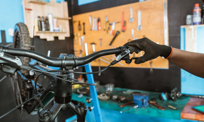 Atelier de réparation de vélos électriques 